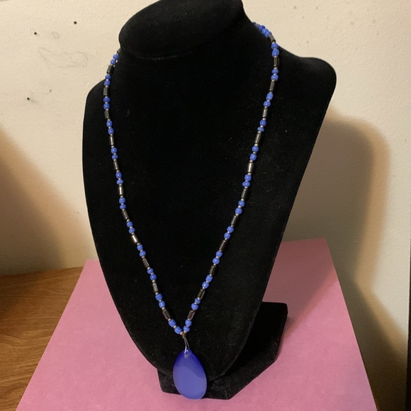 Beautiful blue and black necklace 18 1/2” - Picture 2 of 6